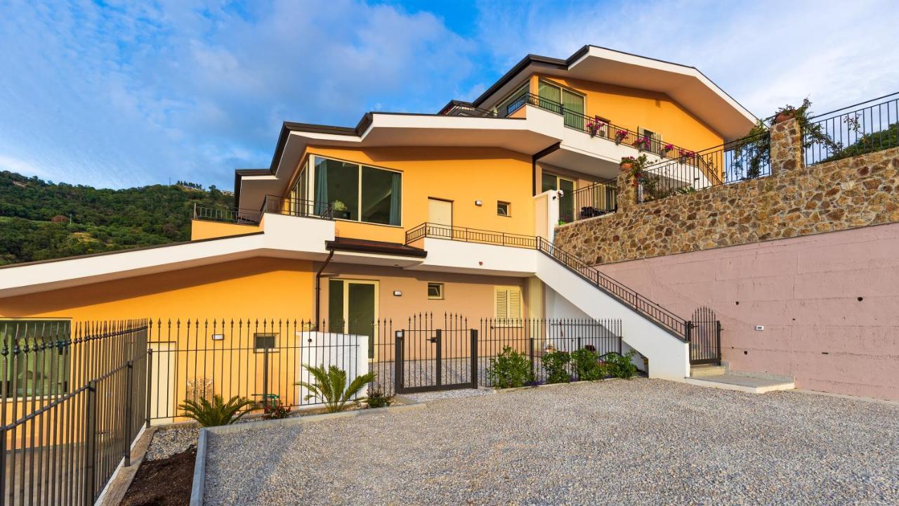 Residence Mersa Brolo Exteriér fotografie